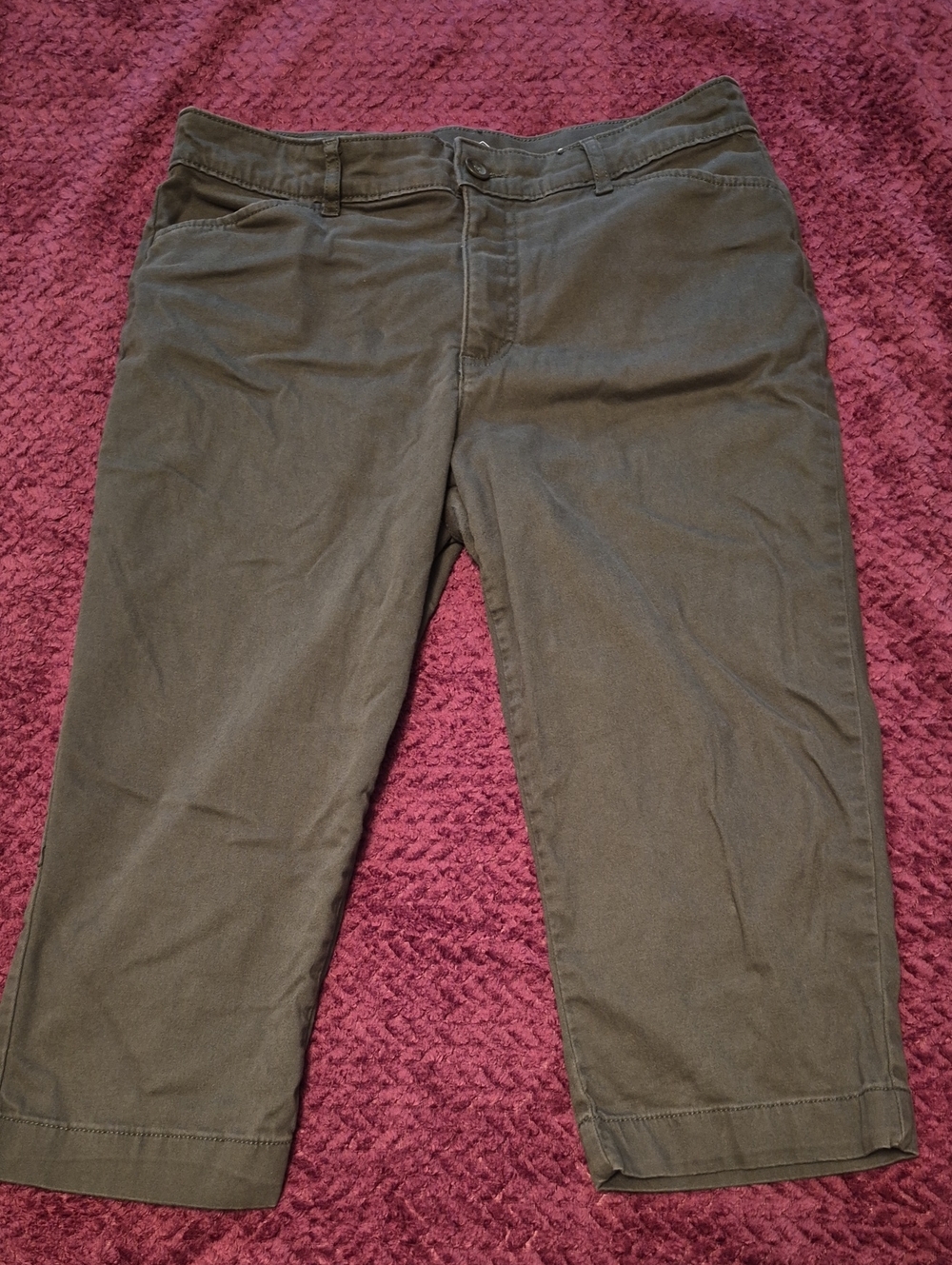 St. John's Bay Olive Green Capri Pants